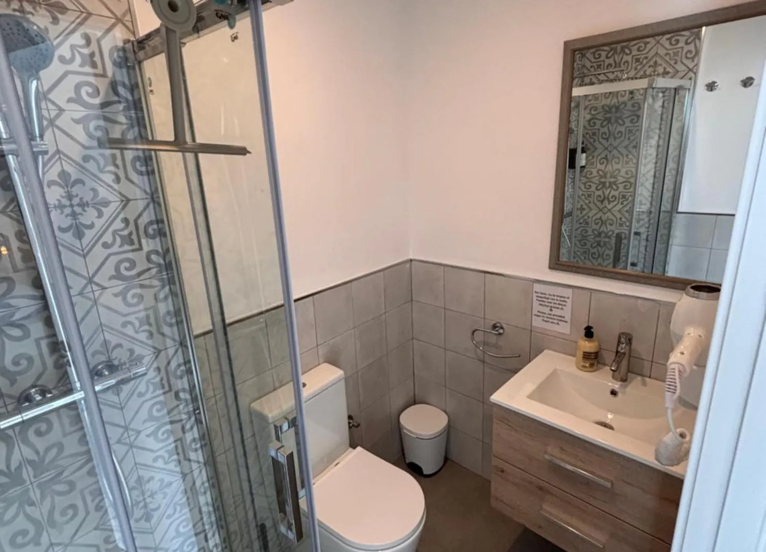 לינה וארוחת בוקר קורדובה El Atico De Osario 5 Con Terraza - Great Location ספרד