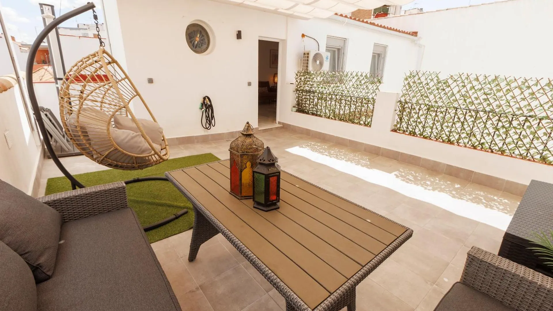 לינה וארוחת בוקר קורדובה El Atico De Osario 5 Con Terraza - Great Location ספרד
